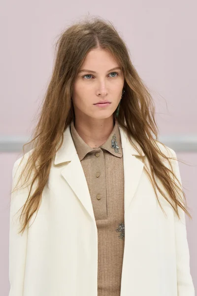 Look 49